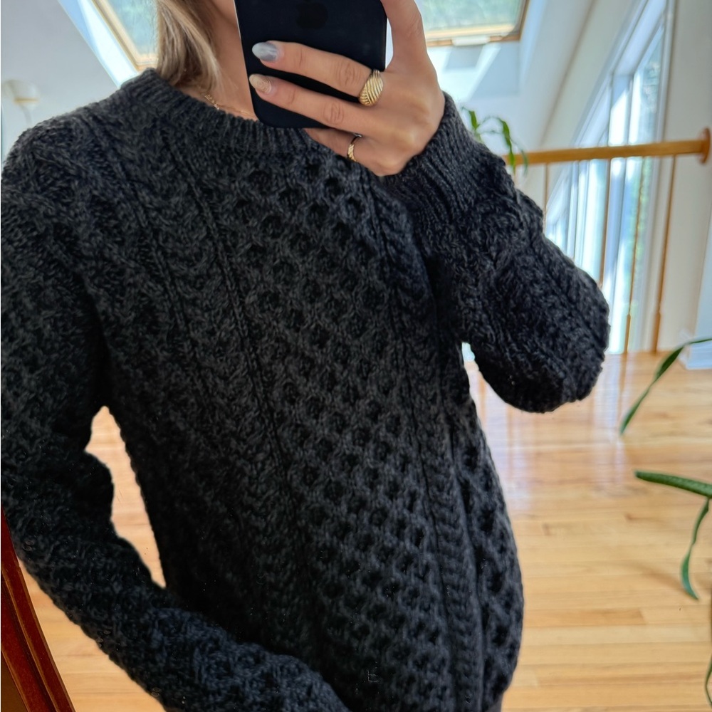 Charcoal gray genuine Irish wool sweater 🖤 - Picture 2 of 3